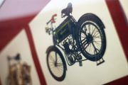 Drugi fragment wystawy wizerunków starych motocykli towarzyszącej wydarzeniu