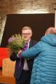 14.   Tomasz Pruchnicki odbiera kwiaty na zakończenie spotkania      