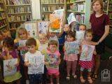 	dzieci w bibliotece	