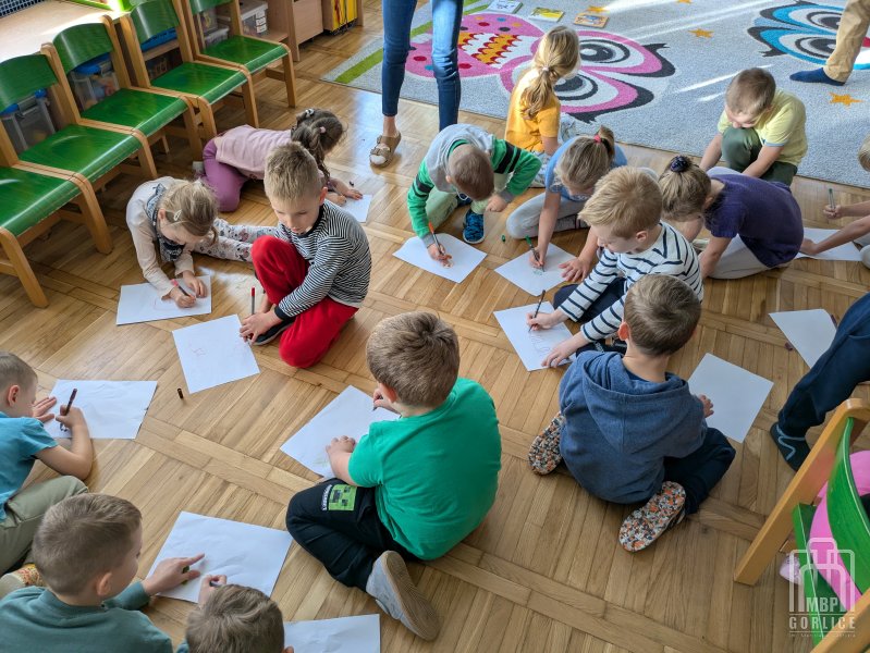 Biblioteka Gorlice, Ćwiczenie plastyczne rozwijające wyobraźnię