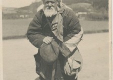 Powiększ zdjęcie Dziad proszący w Libuszy; kwiecień 1932 rok; fot. Bohdan Jaciow