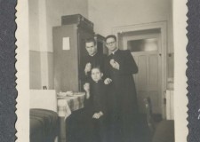 Powiększ zdjęcie W seminarium: Franciszek Krosman, B. Kostka, A. Olechny; 1954 rok