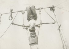 Powiększ zdjęcie Ćwiczenia na trapezie