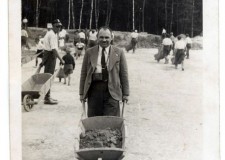 Powiększ zdjęcie Bohdan Jaciow — budowniczy kopca marszałka Piłsudskiego w Krakowie; 9 lipca 1935 roku