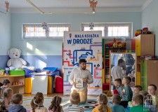 Przejdź do - Mateusz%20Świstak%20prezentuje%20wyprawkowe%20lektury