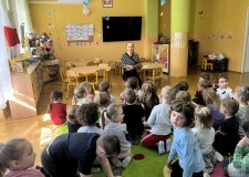 Przejdź do - Bibliotekarka%20czyta%20o%20przygodach%20Franka