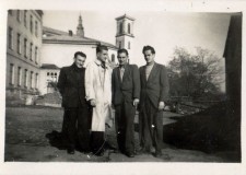 Powiększ zdjęcie Bracia Zachariaszowie: Zygmunt, Kazimierz, Tadeusz i Stanisław w 1952 roku