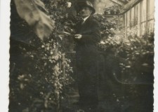 Powiększ zdjęcie Jakub Perhun - ogrodnik u Skrzyńskich w Zagórzanach