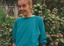 Powiększ zdjęcie Marta Hajduk (w tle kaktus), czerwiec 1993 rok