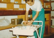 Powiększ zdjęcie W Mincie, magazyn leków w ośrodku zdrowia, 1992 rok