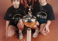 Powiększ zdjęcie Aneta Tokarz i Kasia Górnicka z trenerem Andrzejem Wojtasem