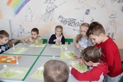 9454 dzieci tworzą wiosenne kwiaty 
