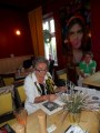 	pani Elżbieta dzieli się informacjami o Poświatowskiej 	