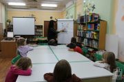 	7400 ­– omawiamy piramidę żywieniową	