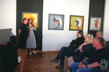 Dyrektor Biblioteki i Tadeusz Łuczejko zapraszają do zwiedzania wystawy