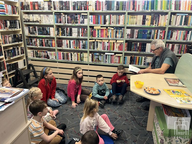 Biblioteka Gorlice, Tata też czyta Pan weterynarz czyta dzieciom