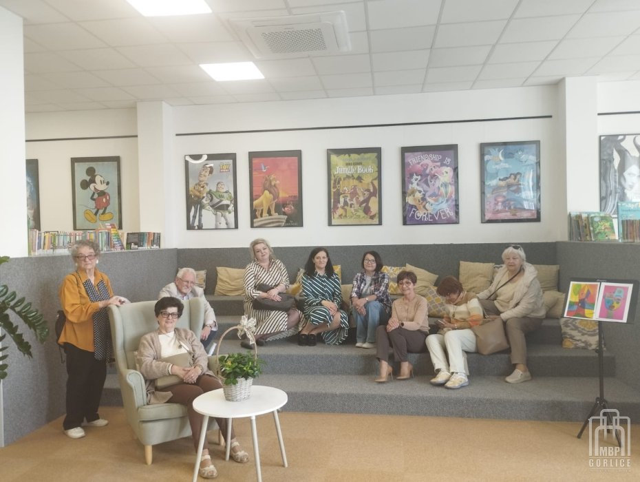 Biblioteka Gorlice, DKK Pamiątkowe zdjęcie w Bibliotece Młodych