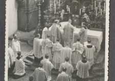 Powiększ zdjęcie Świecenia kapłańskie, prymas Stefan Wyszyński; Wrocław 1954 rok