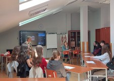 Powiększ zdjęcie rozpoczęcie warsztatów prowadzonych przez Annę Goc i Marcina Żyłę