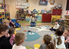 Przejdź do - Bibliotekarka%20opowiada%20o%20Krasnalu%20w%20Krzywej%20Czapce