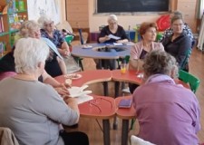 Powiększ zdjęcie Klubowicze%20podczas%20spotkania%20Dyskusyjnego%20Klubu%20Książki