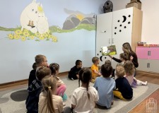 Przejdź do - Przedszkolaki%20słuchają%20opowiadania