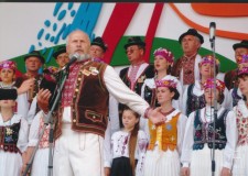 Powiększ zdjęcie Występ Łemkowyna ze Lwowa z solistą Stefanem Krynickim
