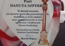Powiększ zdjęcie Nagrody i podziękowania dla Danuty Szpyrki
