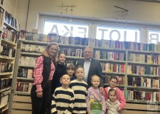 Przejdź do - Wspólne%20zdjęcie%20pamiątkowe